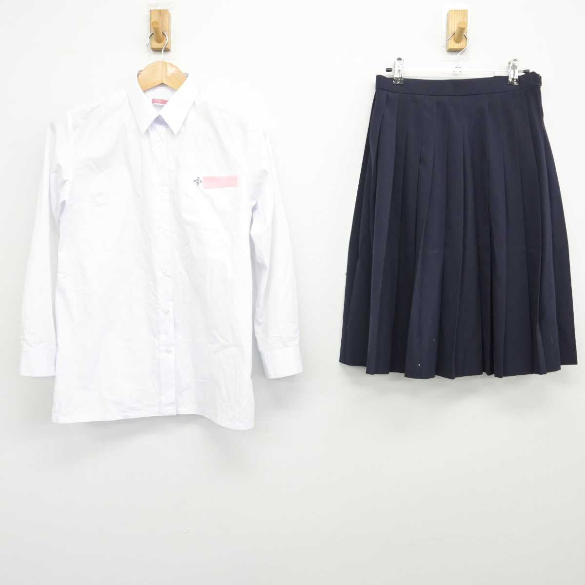 【中古】岐阜県 真正中学校 女子制服 2点（シャツ・スカート）sf032726