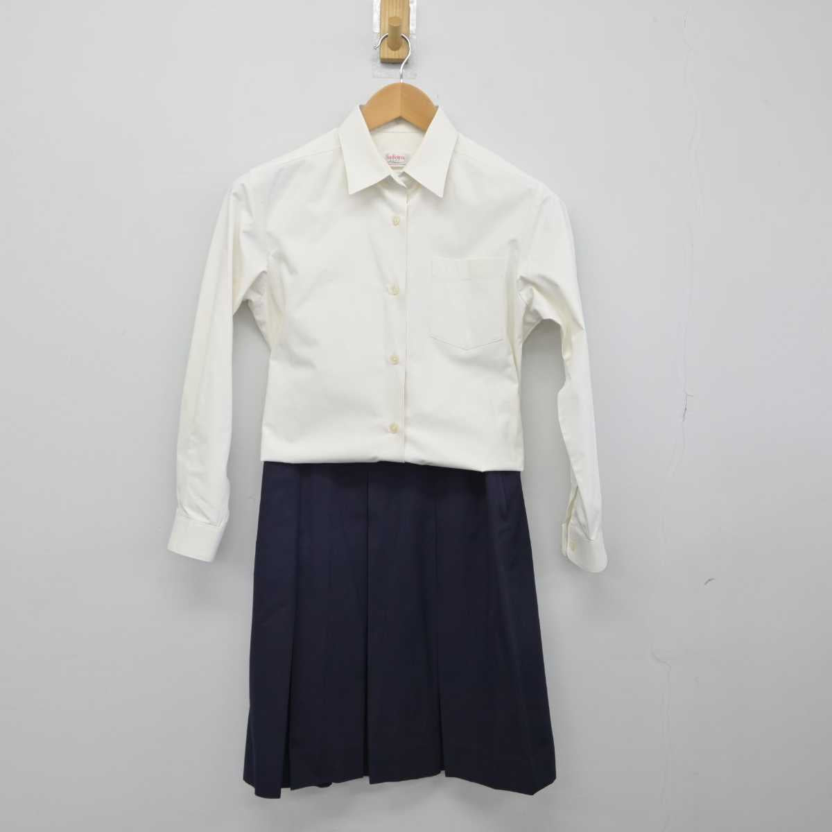 【中古】香川県 高松桜井高等学校 女子制服 2点（シャツ・スカート）sf032772