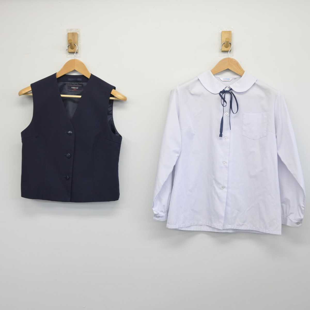 【中古】埼玉県 新座市立第二中学校 女子制服 5点（ブレザー・ベスト・シャツ・スカート）sf032807