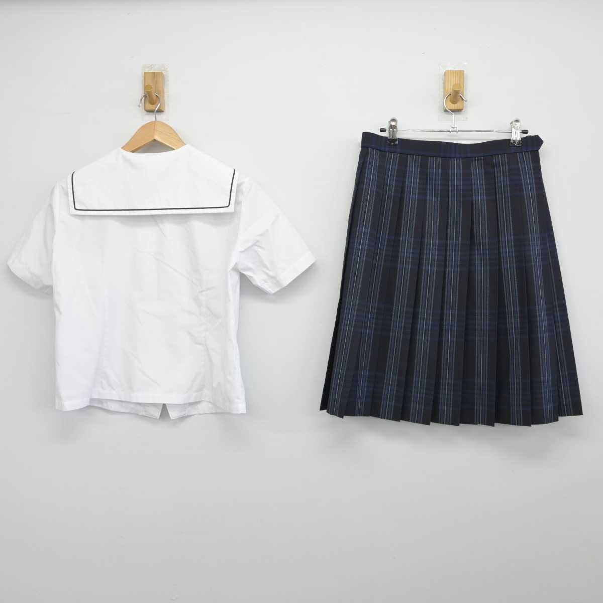 【中古】埼玉県 川口市立高等学校 女子制服 4点（ニットベスト・シャツ・スカート）sf032824