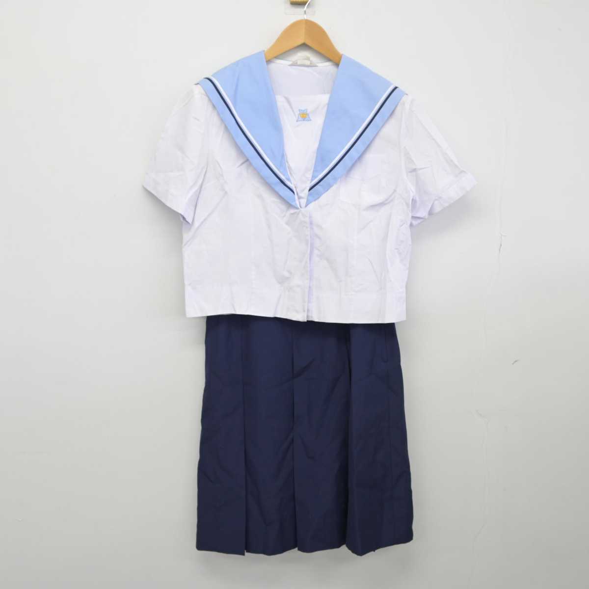 【中古】千葉県 貝塚中学校 女子制服 2点（セーラー服・スカート）sf032895