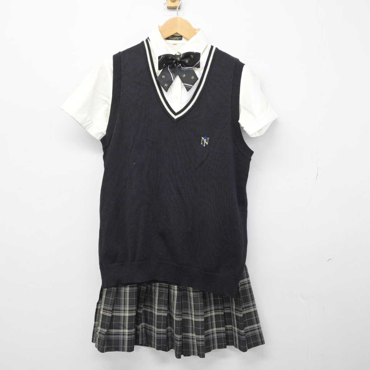 【中古】三重県 桜丘高等学校 女子制服 5点（ニットベスト・シャツ・シャツ・スカート）sf033015