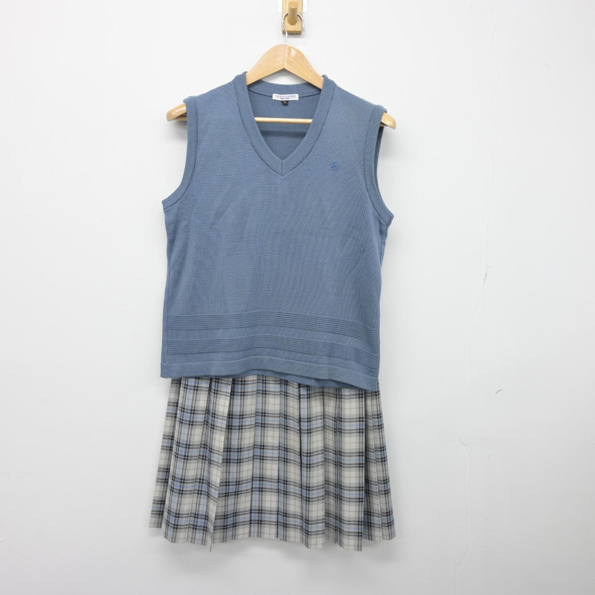 【中古】北海道 手稲高等学校 女子制服 2点（ニットベスト・スカート）sf033059