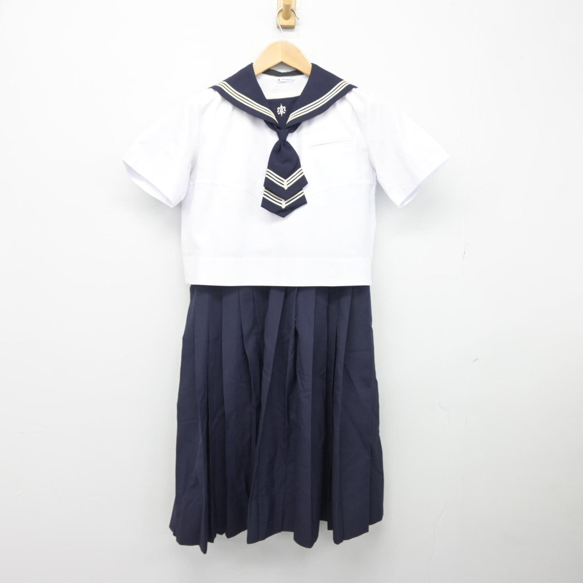 【中古】神奈川県 湘南白百合学園高等学校 女子制服 5点（セーラー服・スカート）sf033064