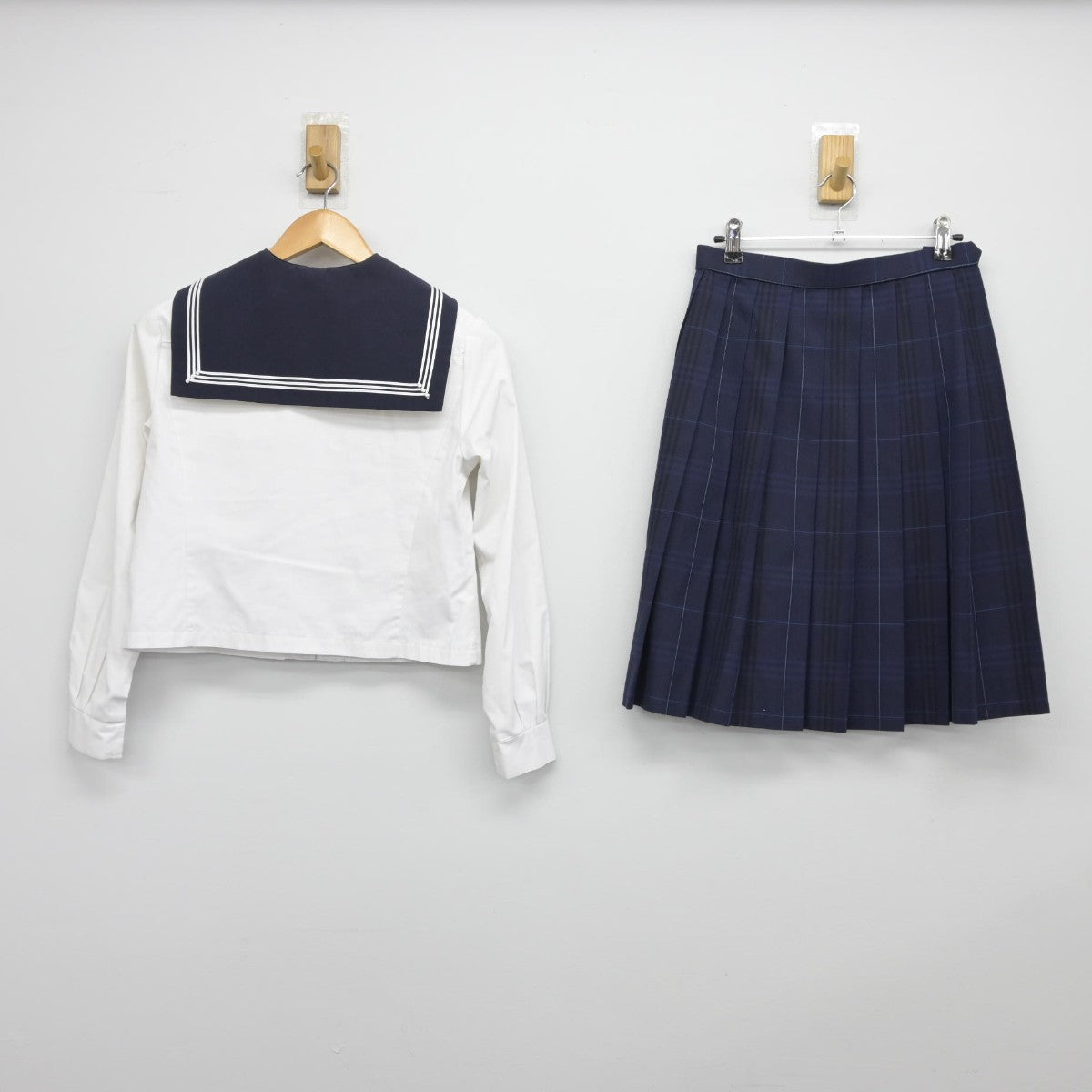 【中古】東京都 佼成学園女子高等学校 女子制服 4点（セーラー服・スカート）sf033087