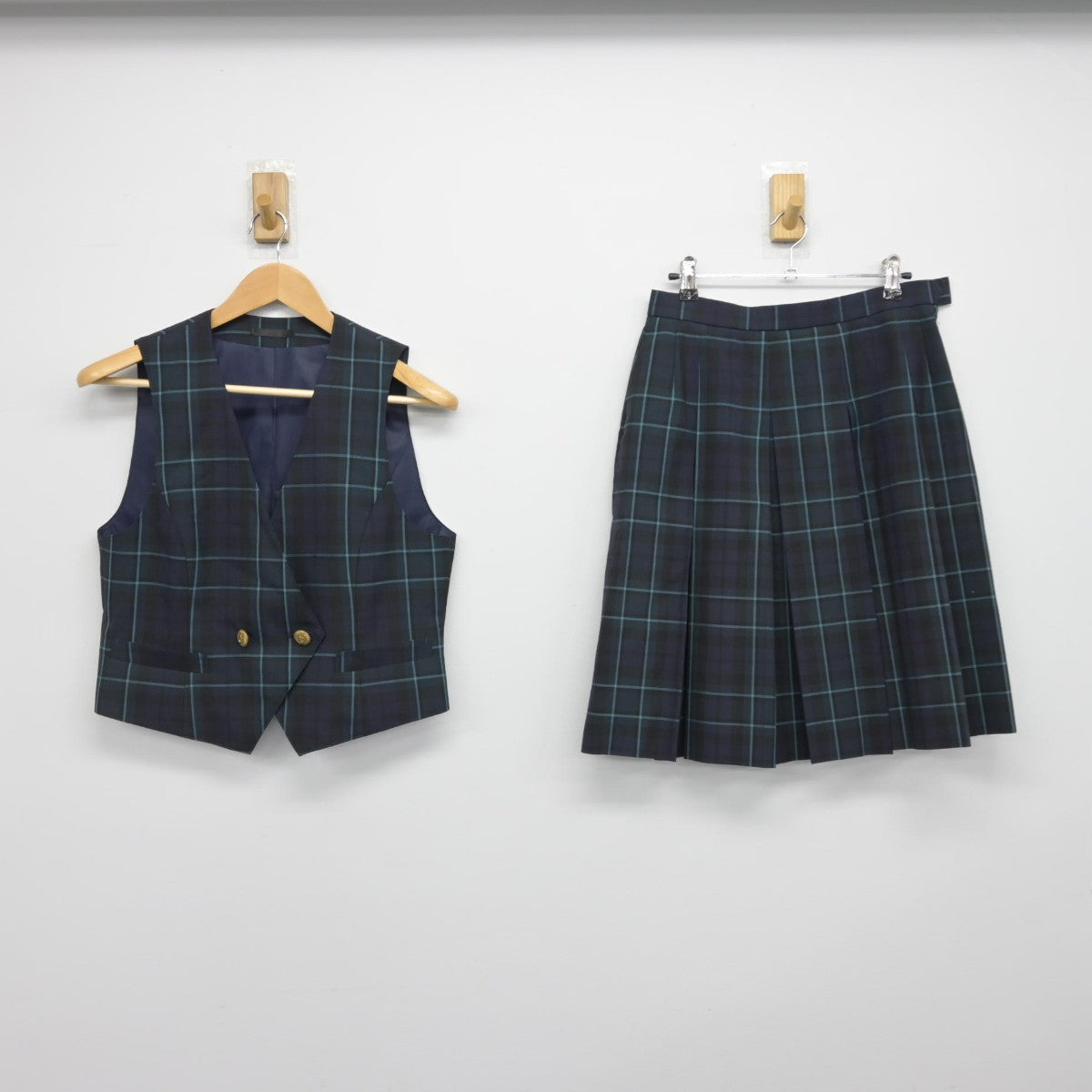 【中古】埼玉県 山村国際高等学校 女子制服 2点（ベスト・スカート）sf033106