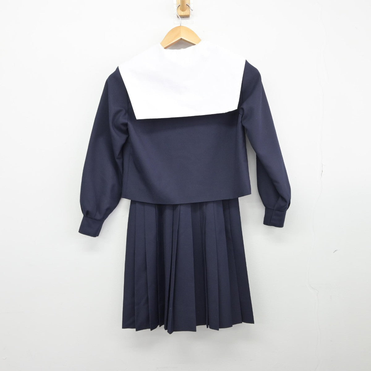 【中古】愛知県 学校名不明 女子制服 2点（セーラー服・スカート）sf033182