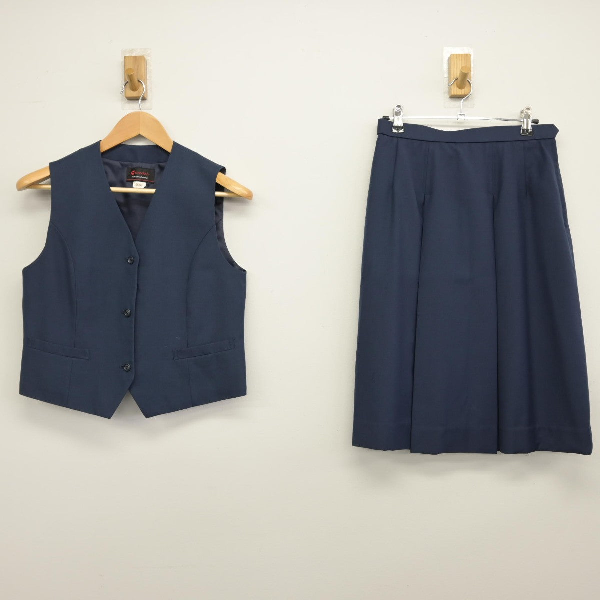 【中古】神奈川県 横浜市立田奈中学校 女子制服 2点（ベスト・スカート）sf033226