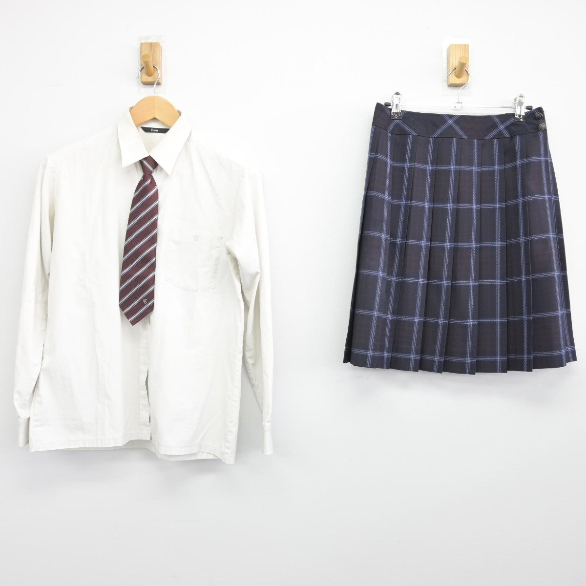 【中古】東京都 大成高等学校 女子制服 2点（シャツ・スカート）sf033236