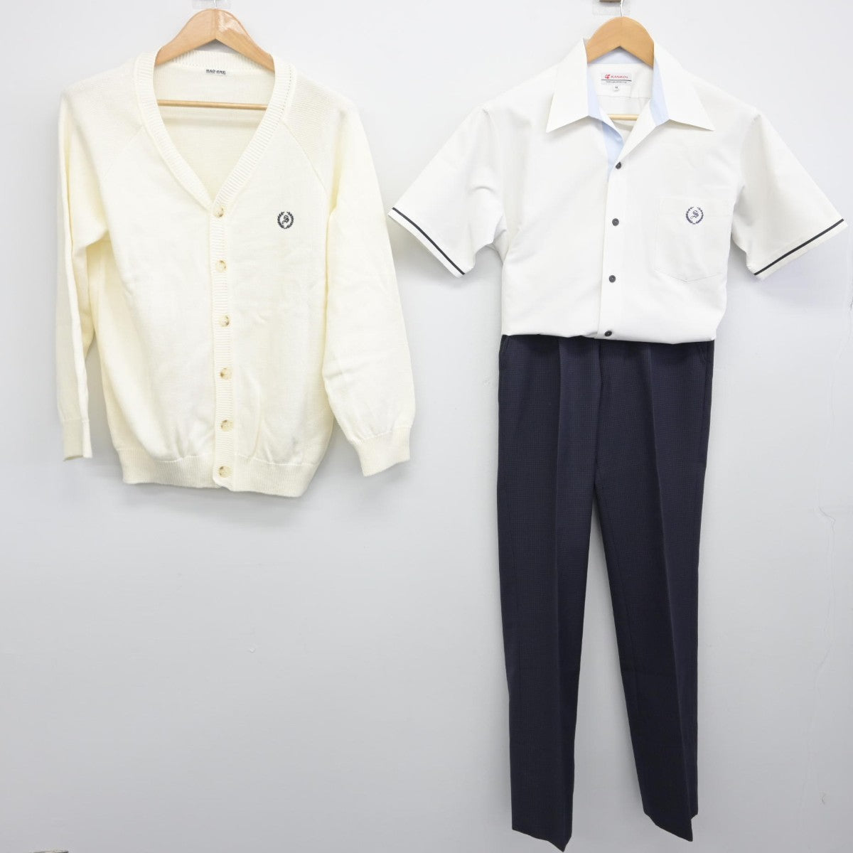 【中古】福岡県 杉森高等学校/旧モデル 男子制服 3点（ニット・シャツ・ズボン）sf033242