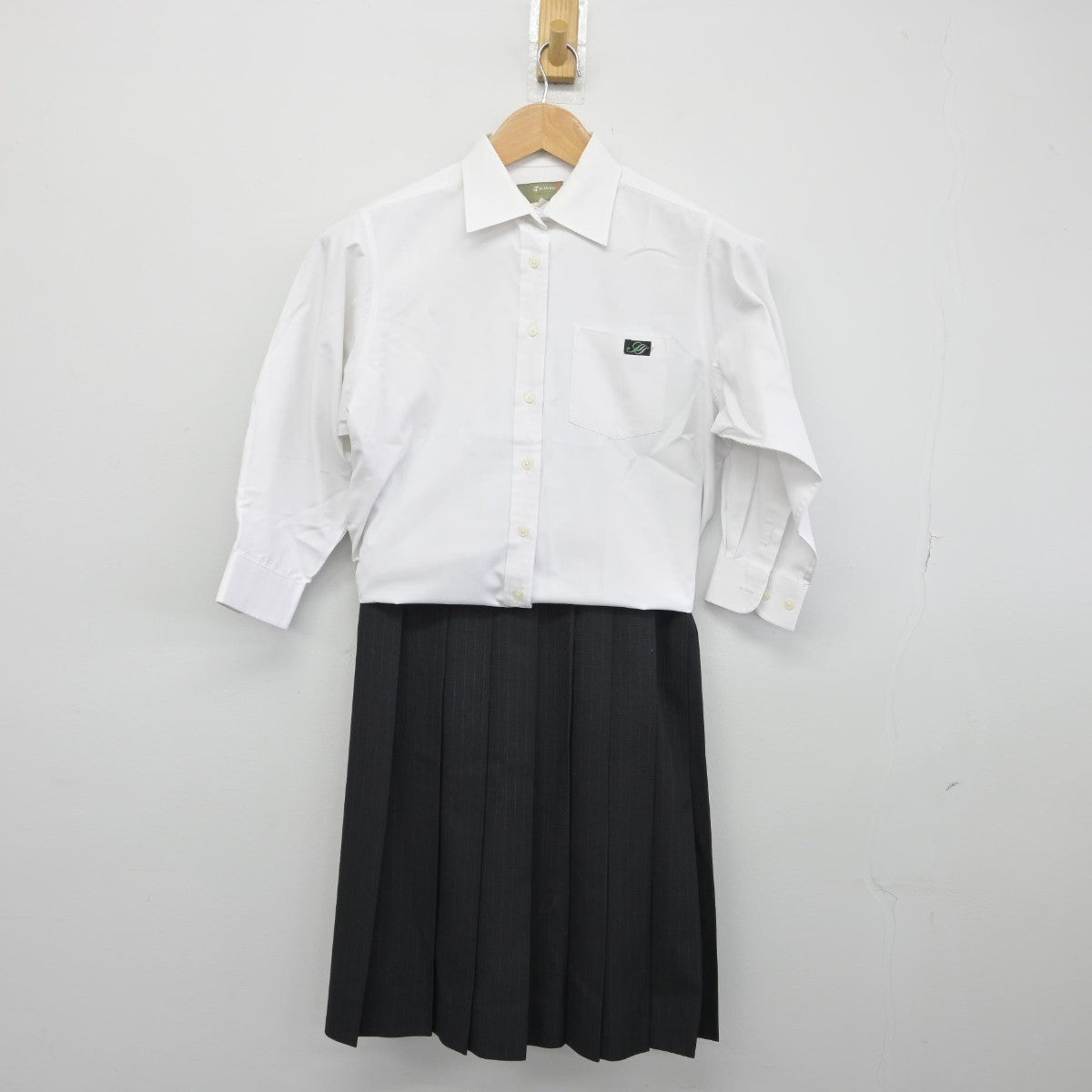 【中古】福岡県 柳川高等学校 女子制服 3点（シャツ・シャツ・スカート）sf033248