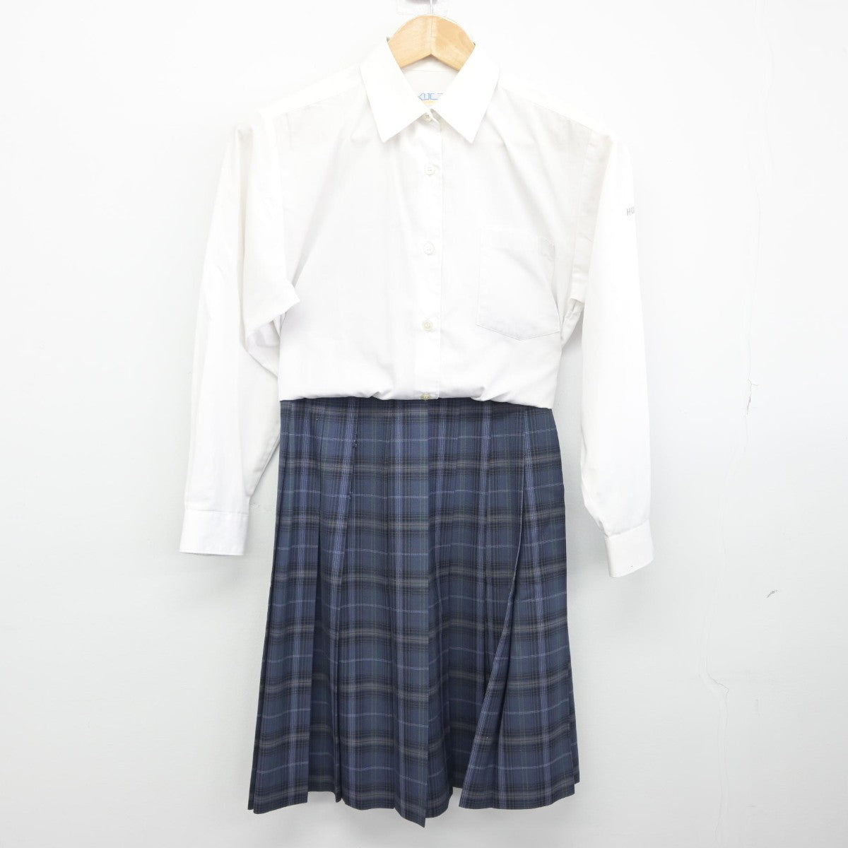 【中古】北海道 北海高等学校 女子制服 2点（シャツ・スカート）sf033333