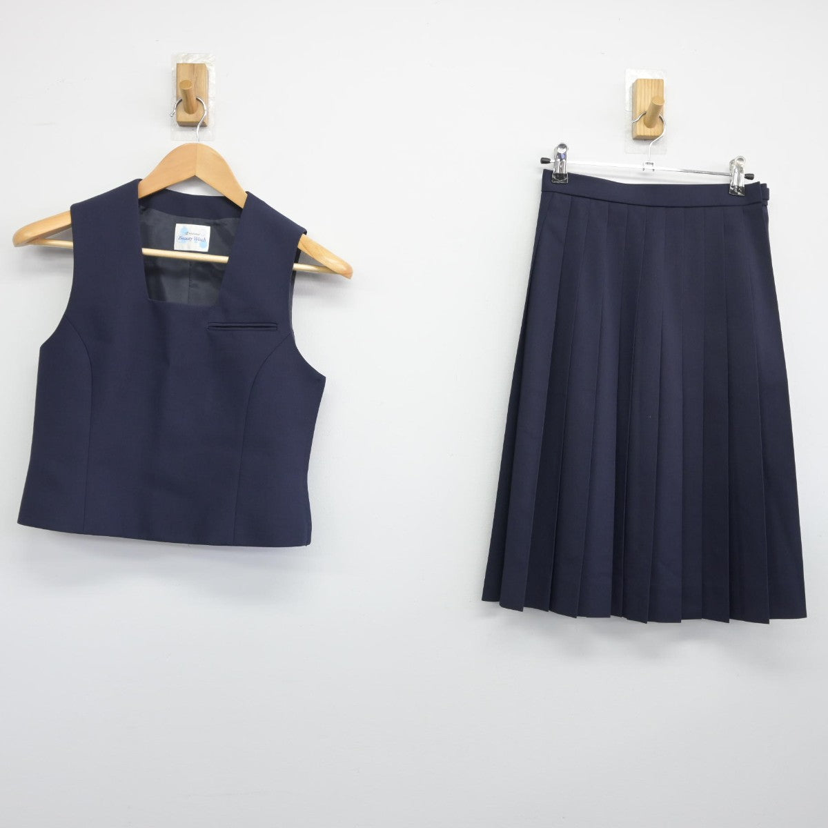 【中古】北海道 陵陽高等学校 女子制服 2点（ベスト・スカート）sf033340