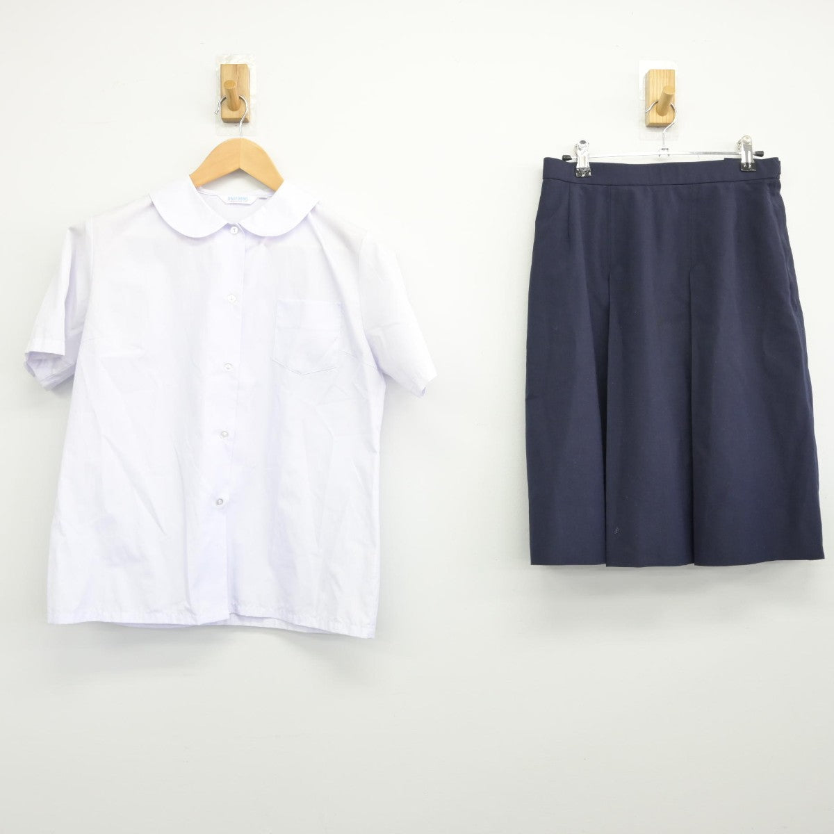 【中古】埼玉県 新座市立第二中学校 女子制服 2点（シャツ・スカート）sf033342