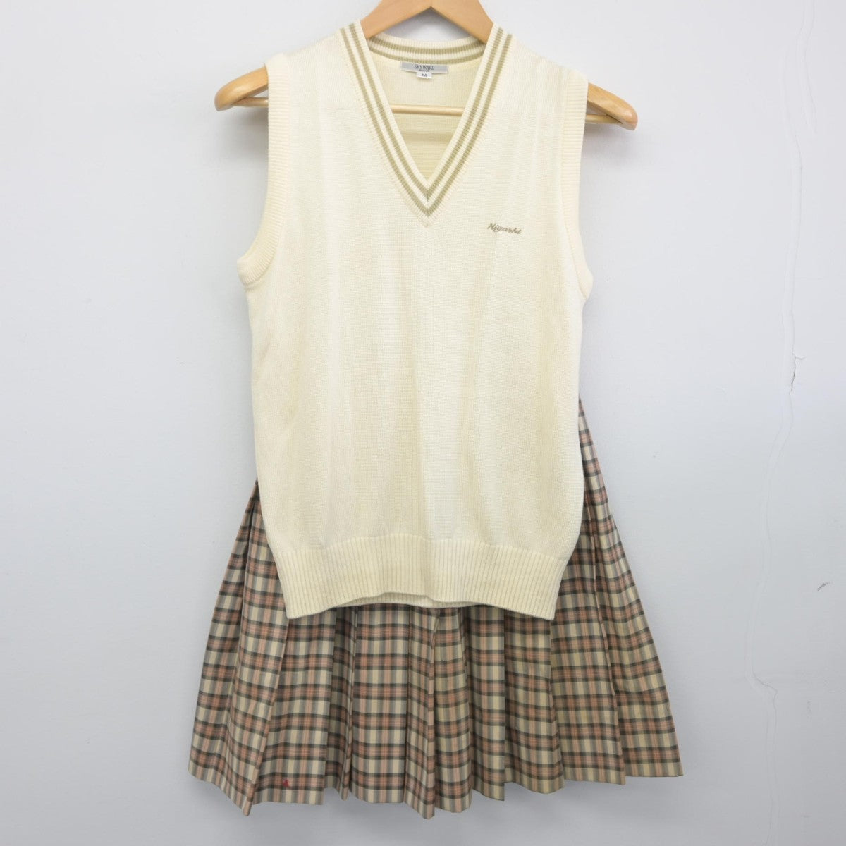 【中古】福島県 福島東高等学校 女子制服 2点（ニットベスト・スカート）sf033343