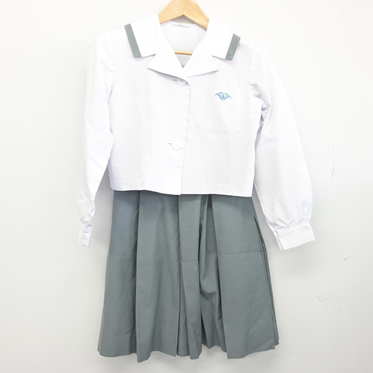 【中古】大分県 佐伯鶴城高等学校 女子制服 3点（シャツ・シャツ・スカート）sf033360