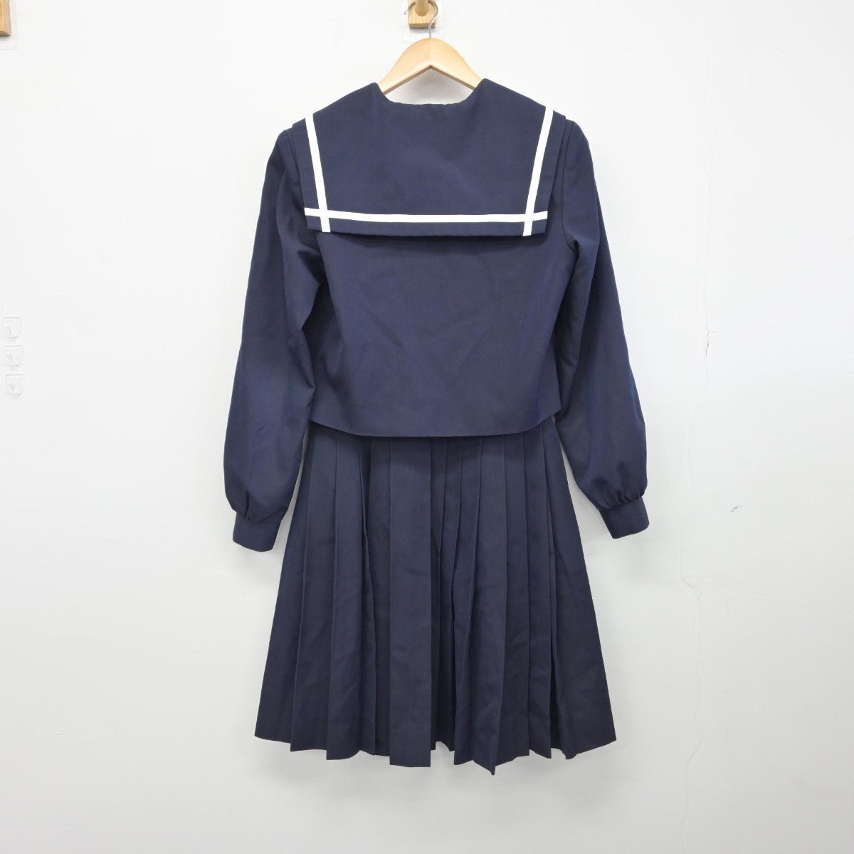 【中古】愛知県 刈谷北高等学校 女子制服 4点（セーラー服・ニット・スカート）sf033382