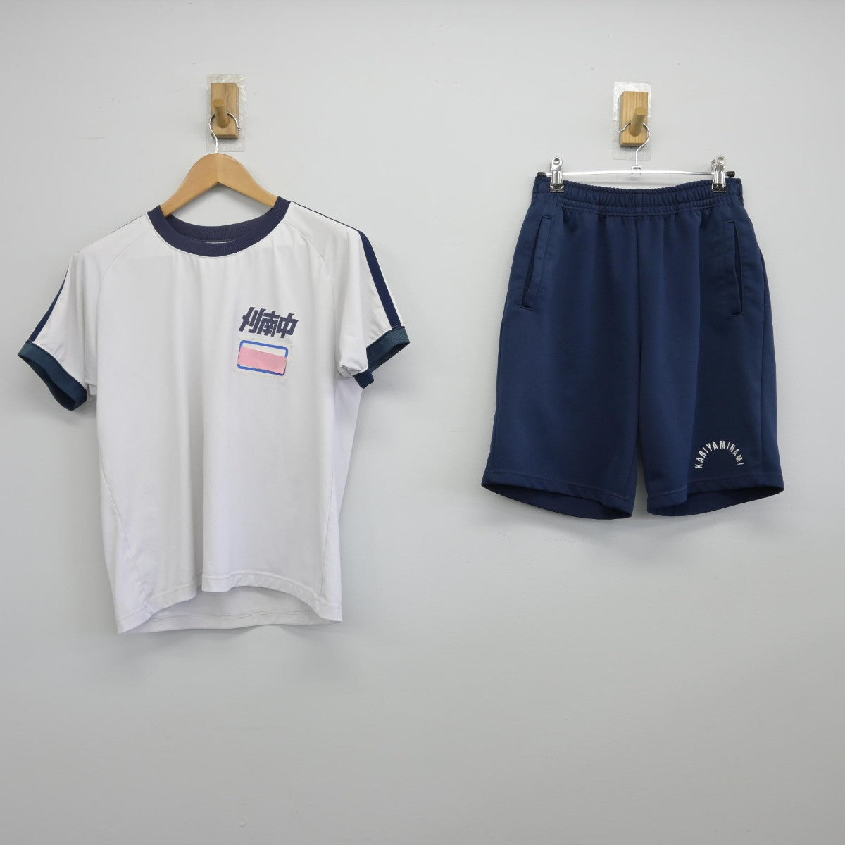 【中古】愛知県 刈谷南中学校 女子制服 2点（体操服 上・体操服 下）sf033388