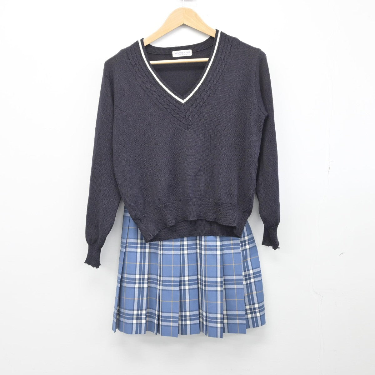 【中古】三重県 飯南高等学校 女子制服 2点（ニット・スカート）sf033394