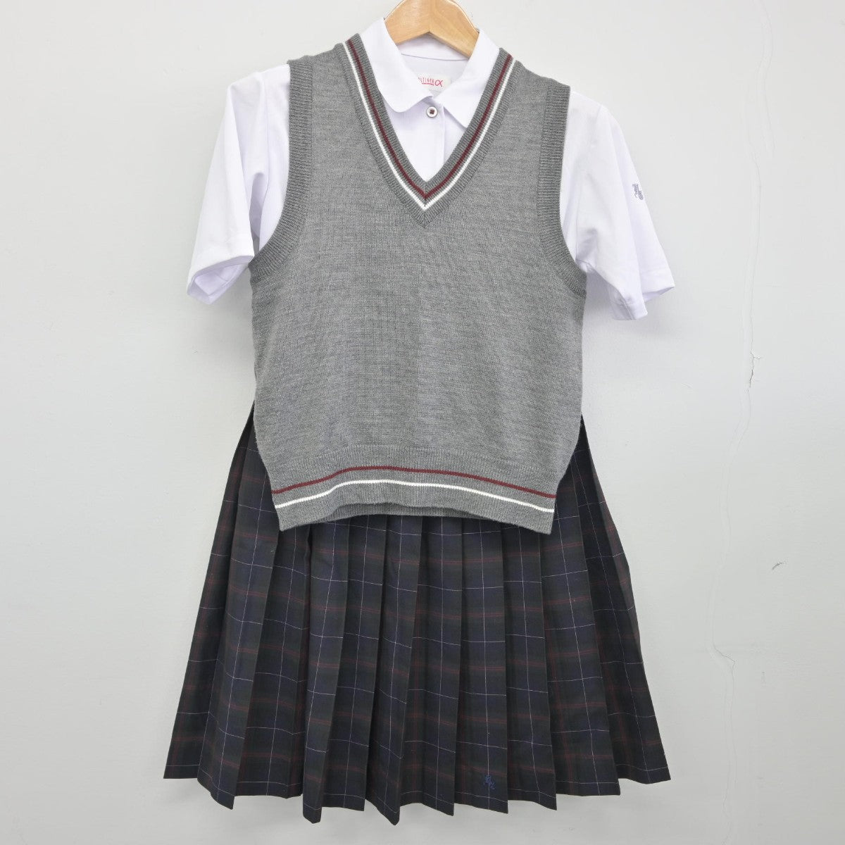 【中古】大阪府 羽衣学園高等学校 女子制服 3点（ニットベスト・シャツ・スカート）sf033409