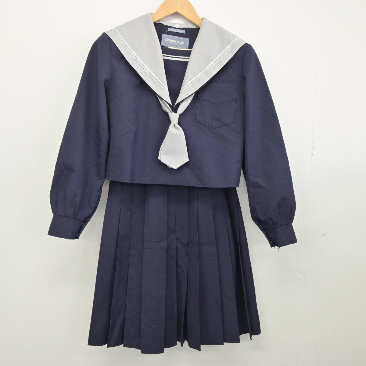 【中古】大阪府 四天王寺中学校 女子制服 3点（セーラー服・スカート）sf033442