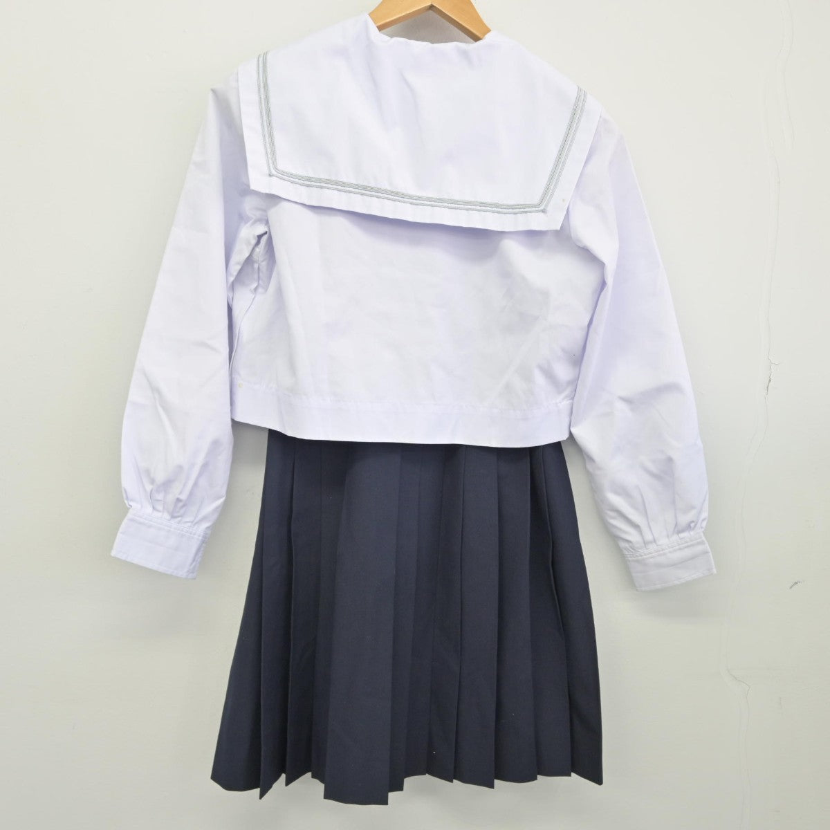 中古】大阪府 四天王寺中学校 女子制服 3点（セーラー服・スカート