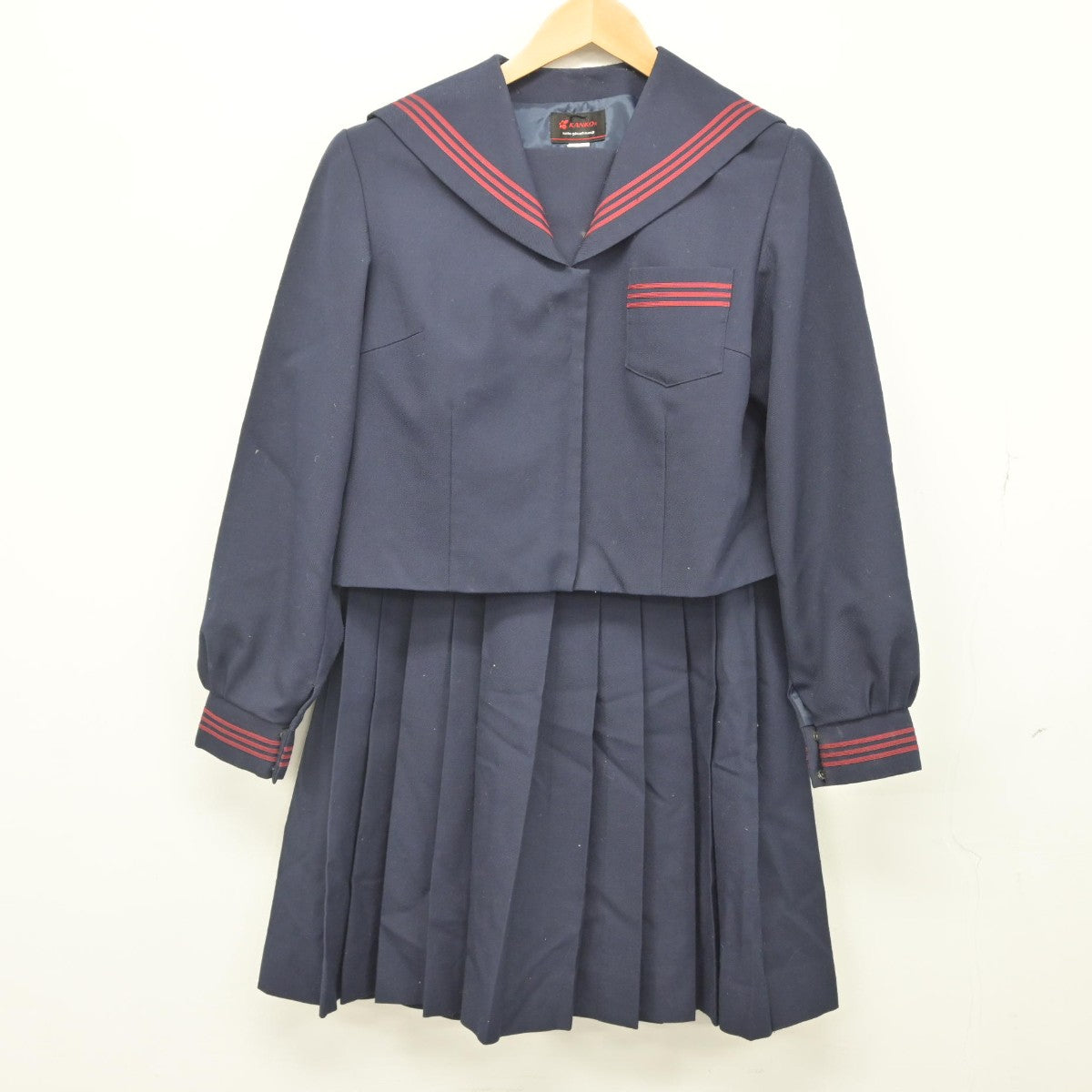 【中古】栃木県 茂木中学校 女子制服 2点（セーラー服・スカート）sf033457