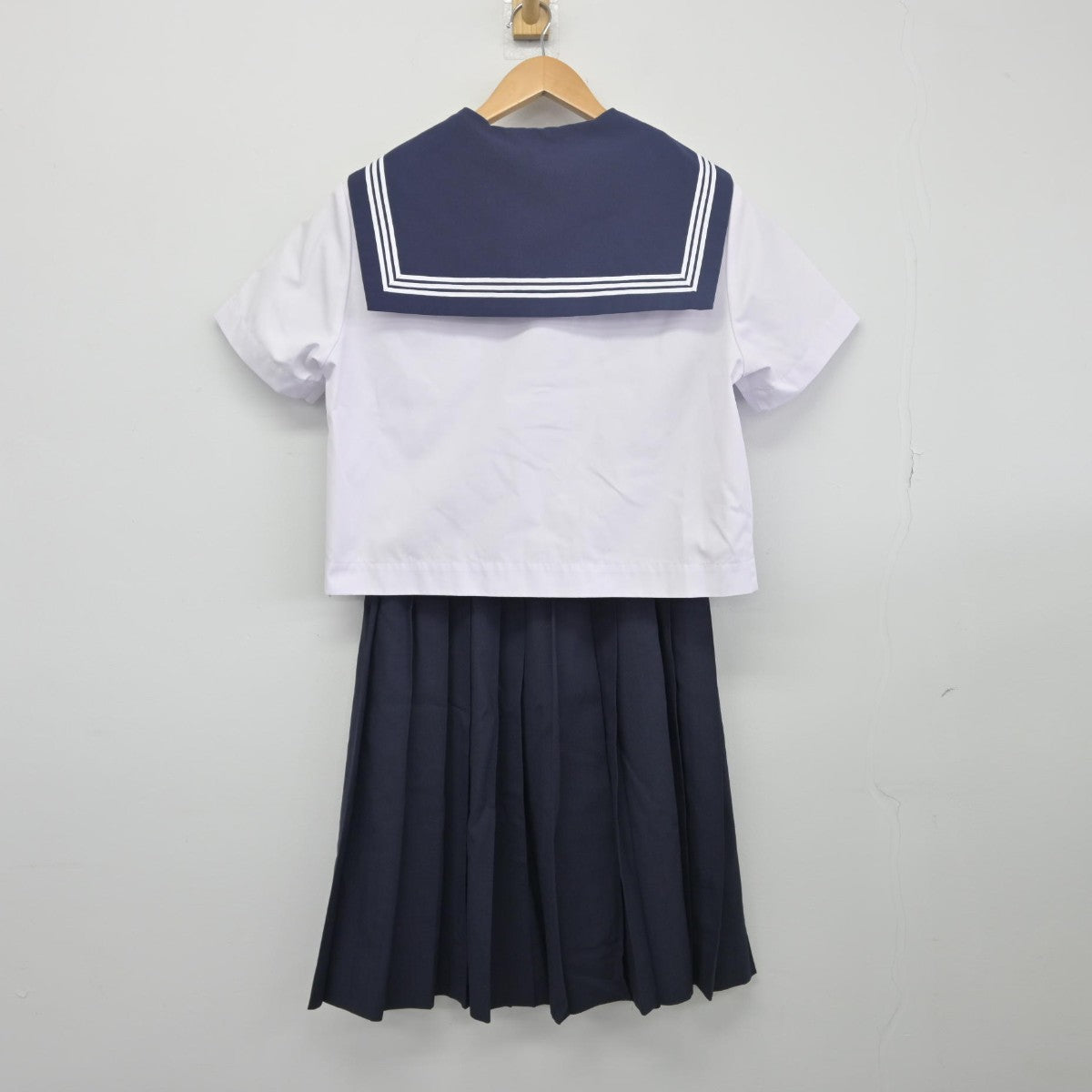 【中古】岡山県 笠岡市立白石中学校 女子制服 3点（セーラー服・スカート）sf033477