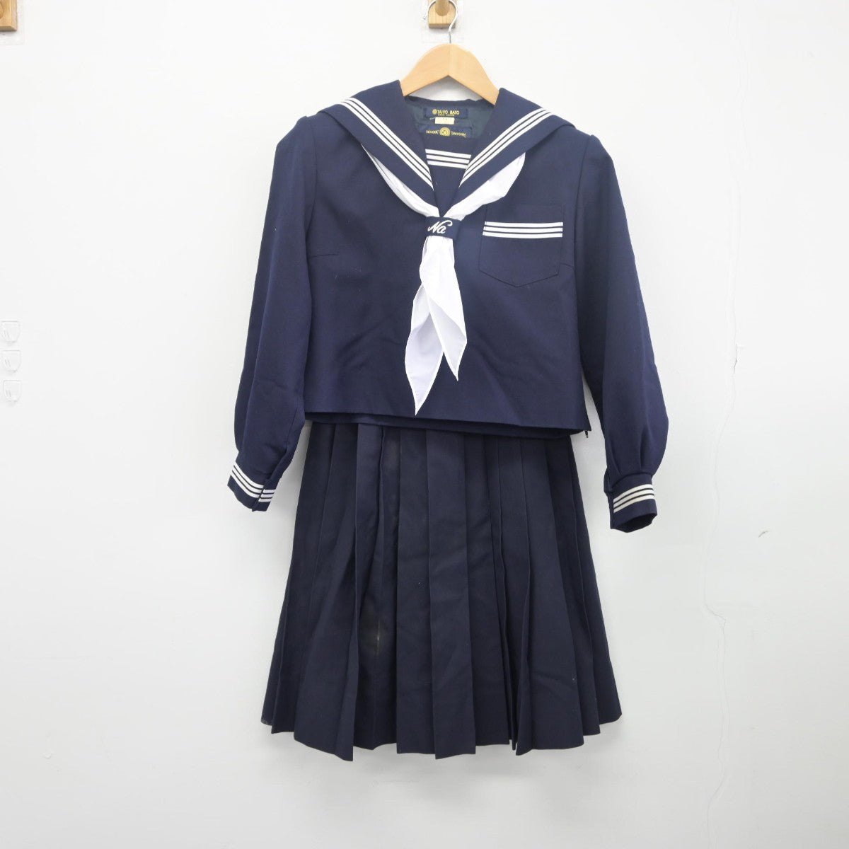 【中古】兵庫県 姫路市立灘中学校 女子制服 3点（セーラー服・スカート）sf033483