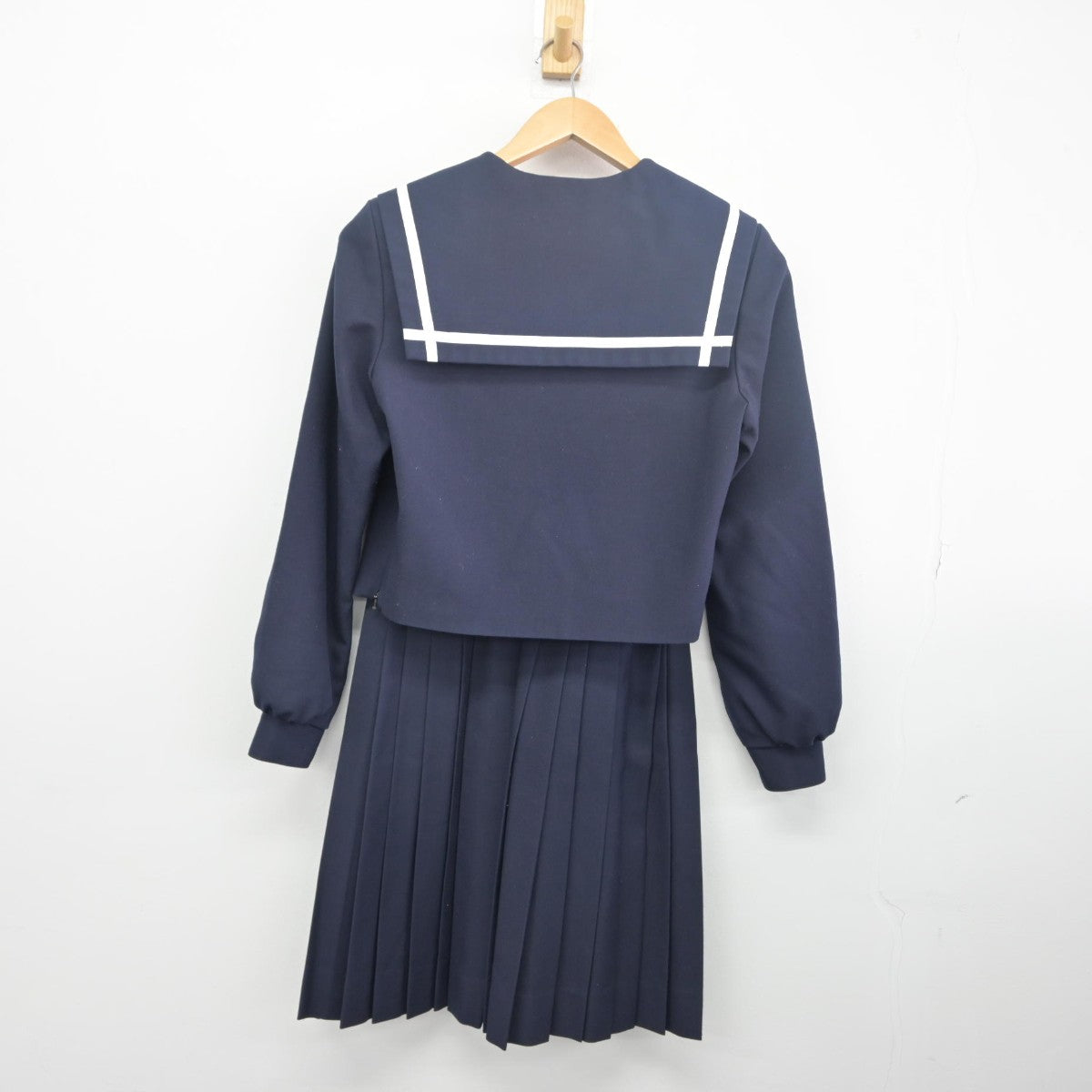 【中古】愛知県 立刈谷北高等学校 女子制服 2点（セーラー服・スカート）sf033515