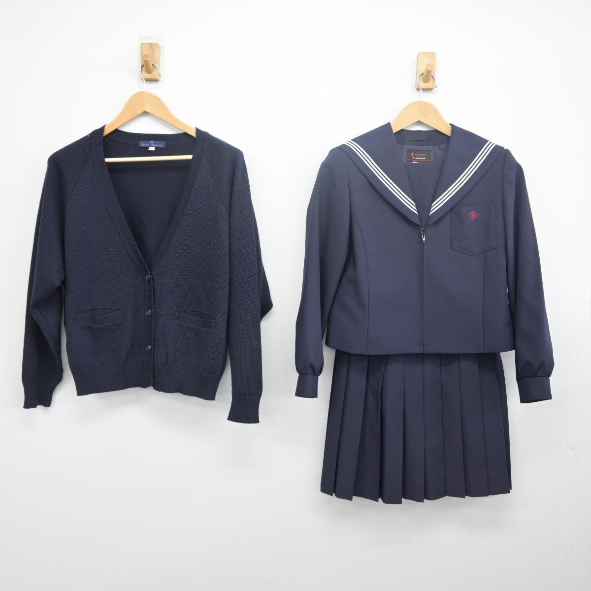 【中古】愛知県 桜台高等学校 女子制服 3点（ニット・セーラー服・スカート）sf033517