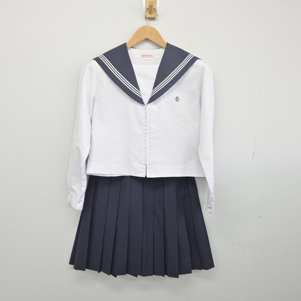 【中古】愛知県 桜台高等学校 女子制服 3点（セーラー服・セーラー服・スカート）sf033518