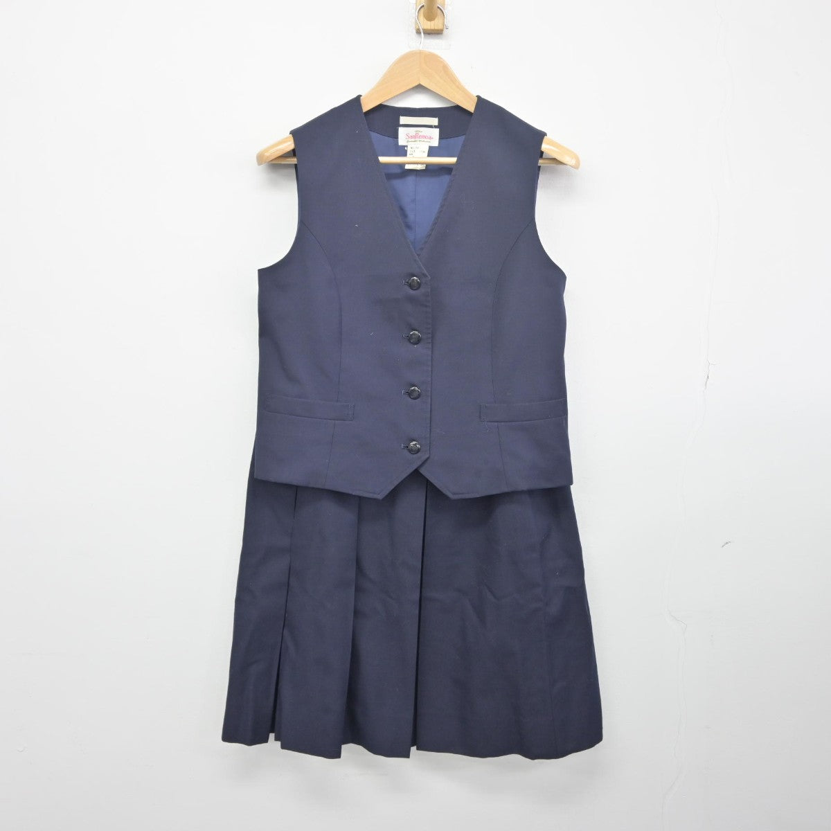 【中古】茨城県 長山中学校 女子制服 2点（ベスト・スカート）sf033529