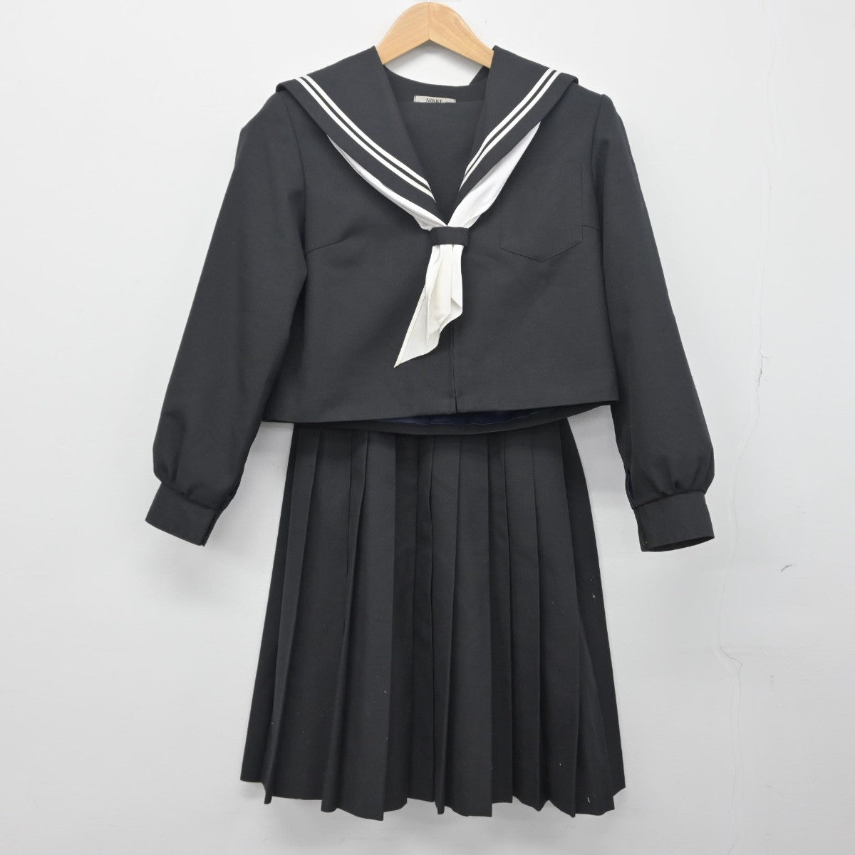 【中古】三重県 三滝中学校 女子制服 3点（セーラー服・スカート）sf033541