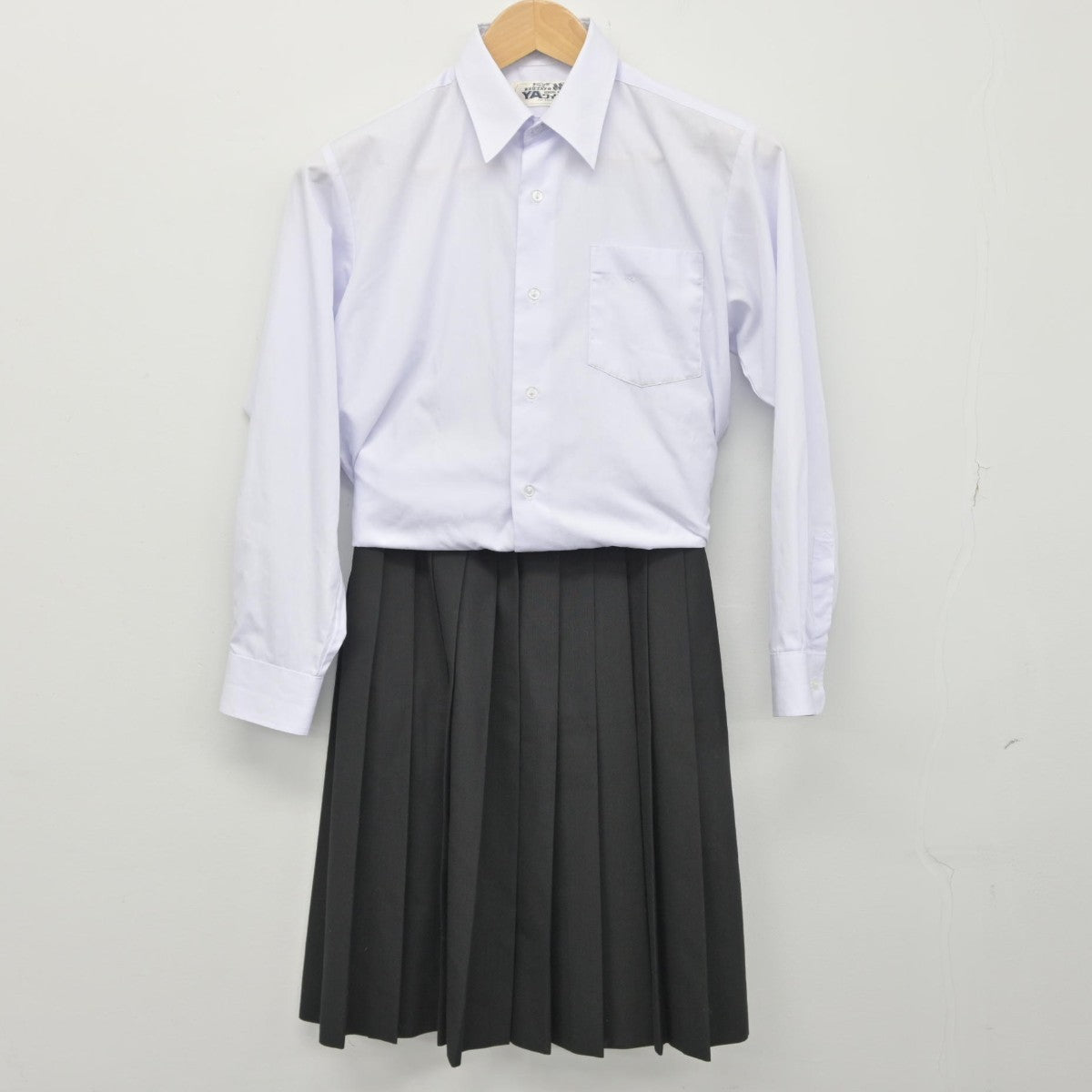 【中古】三重県 三滝中学校 女子制服 2点（シャツ・スカート）sf033542