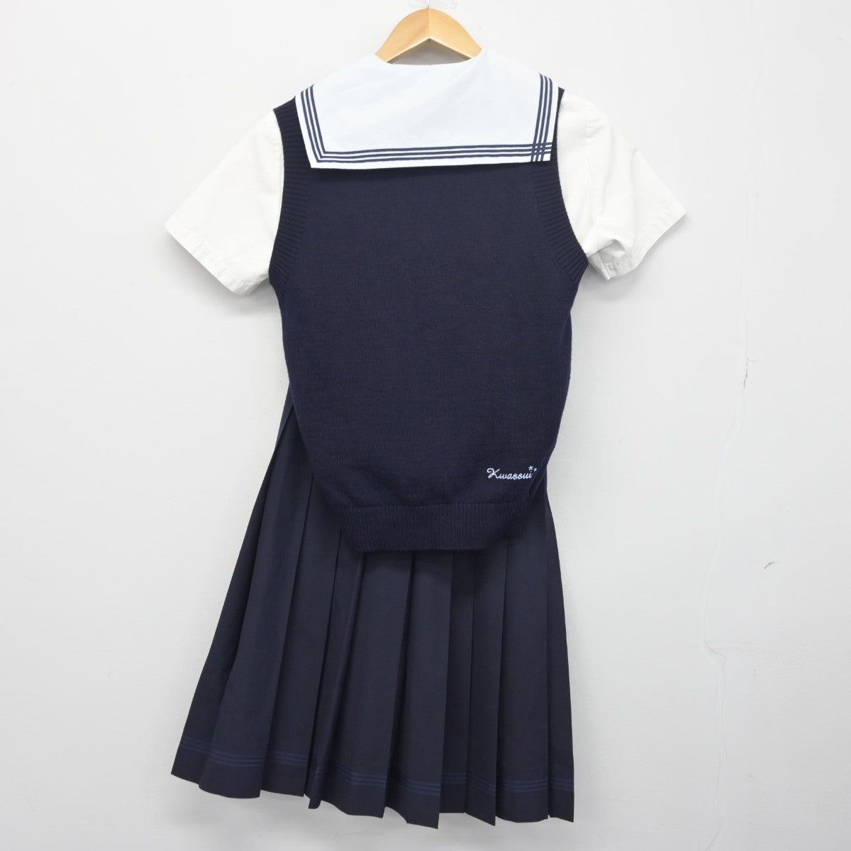 【中古】長崎県 活水高等学校 女子制服 3点（ニットベスト・シャツ・スカート）sf033544