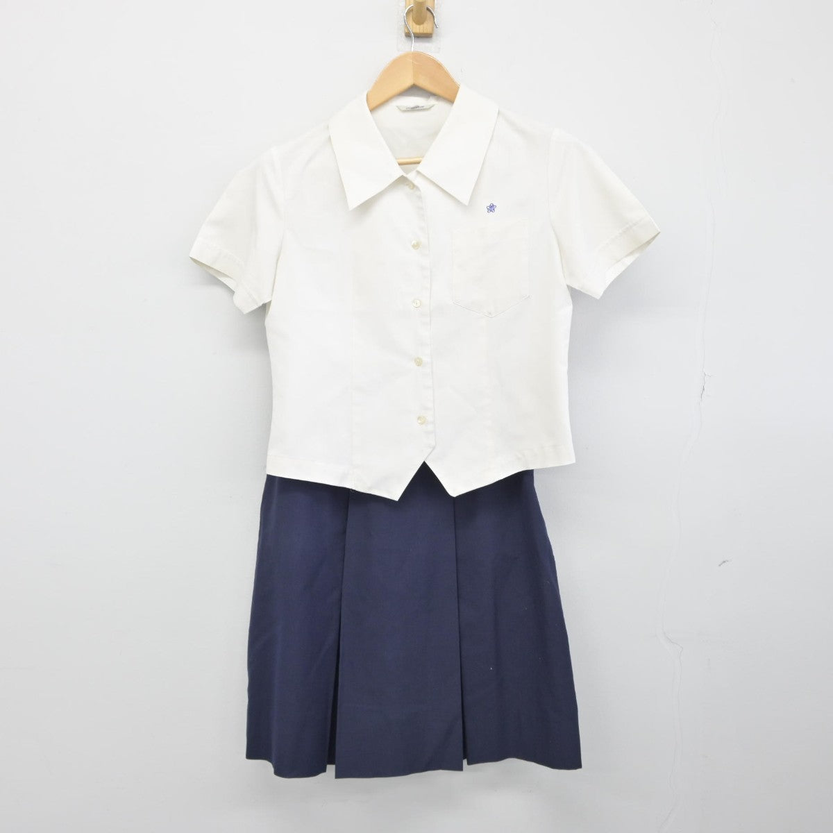 【中古】福岡県 筑紫高等学校 女子制服 3点（シャツ・スカート）sf033550