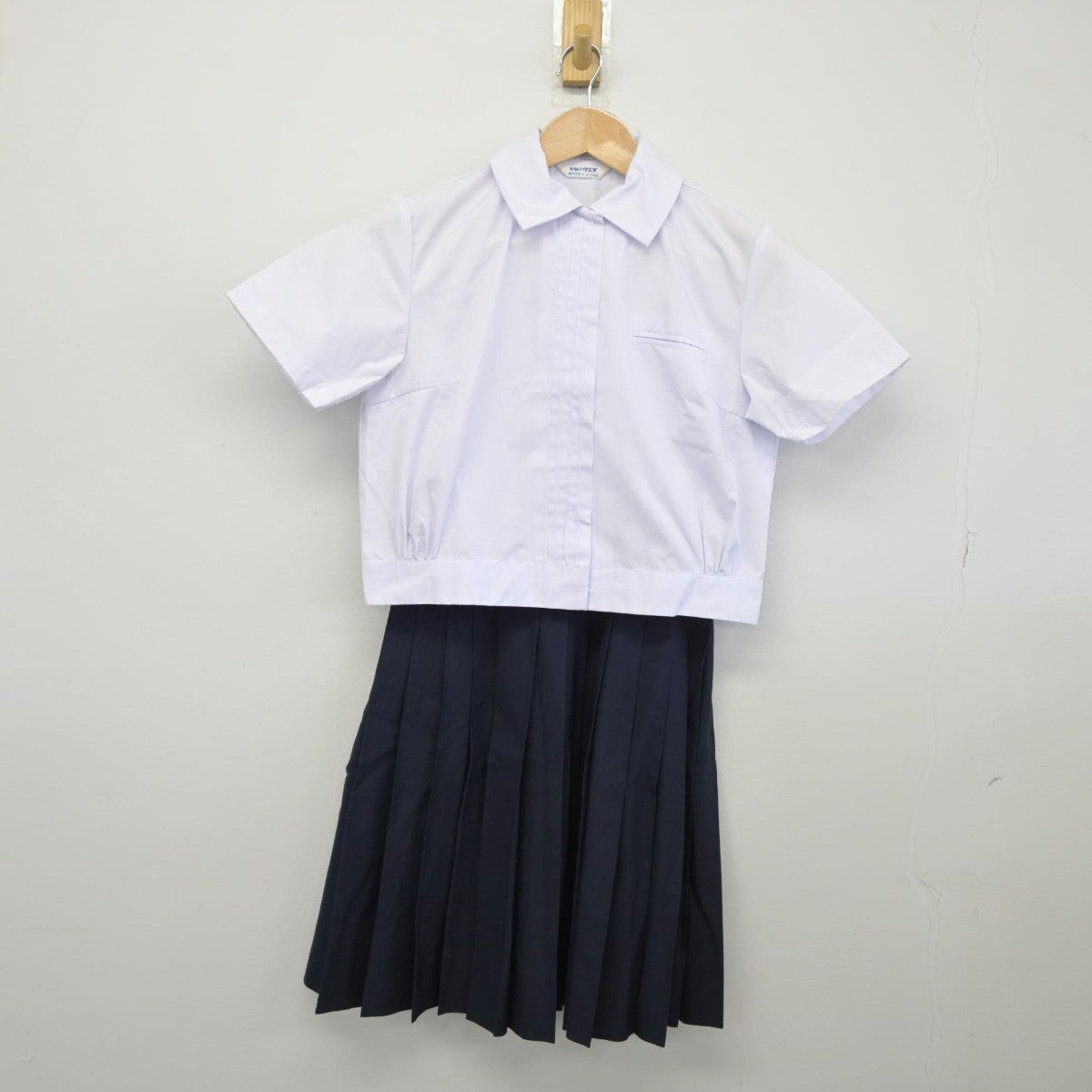 【中古】大阪府 大阪府立鳳高等学校 女子制服 2点（シャツ・スカート）sf033608