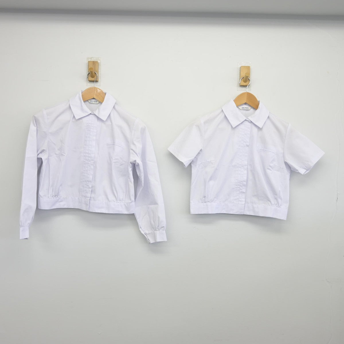 【中古】大阪府 大阪府立鳳高等学校 女子制服 2点（シャツ・シャツ）sf033609