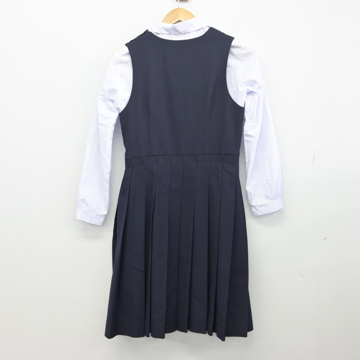 【中古】千葉県 湊中学校 女子制服 2点（シャツ・ジャンパースカート）sf033649