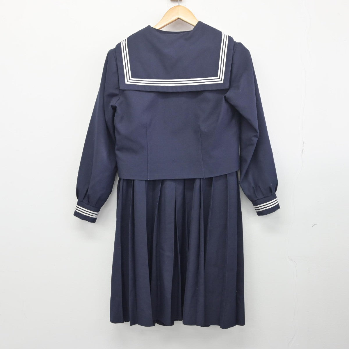 【中古】千葉県 湊中学校 女子制服 3点（セーラー服・ジャンパースカート）sf033650