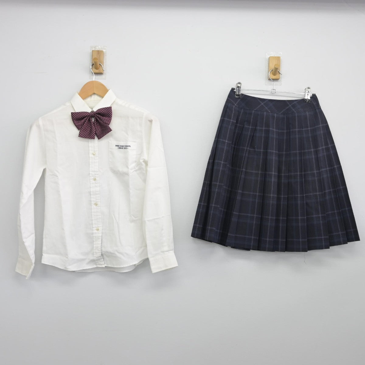 【中古】京都府 鴨沂高等学校 女子制服 3点（シャツ・スカート）sf033678