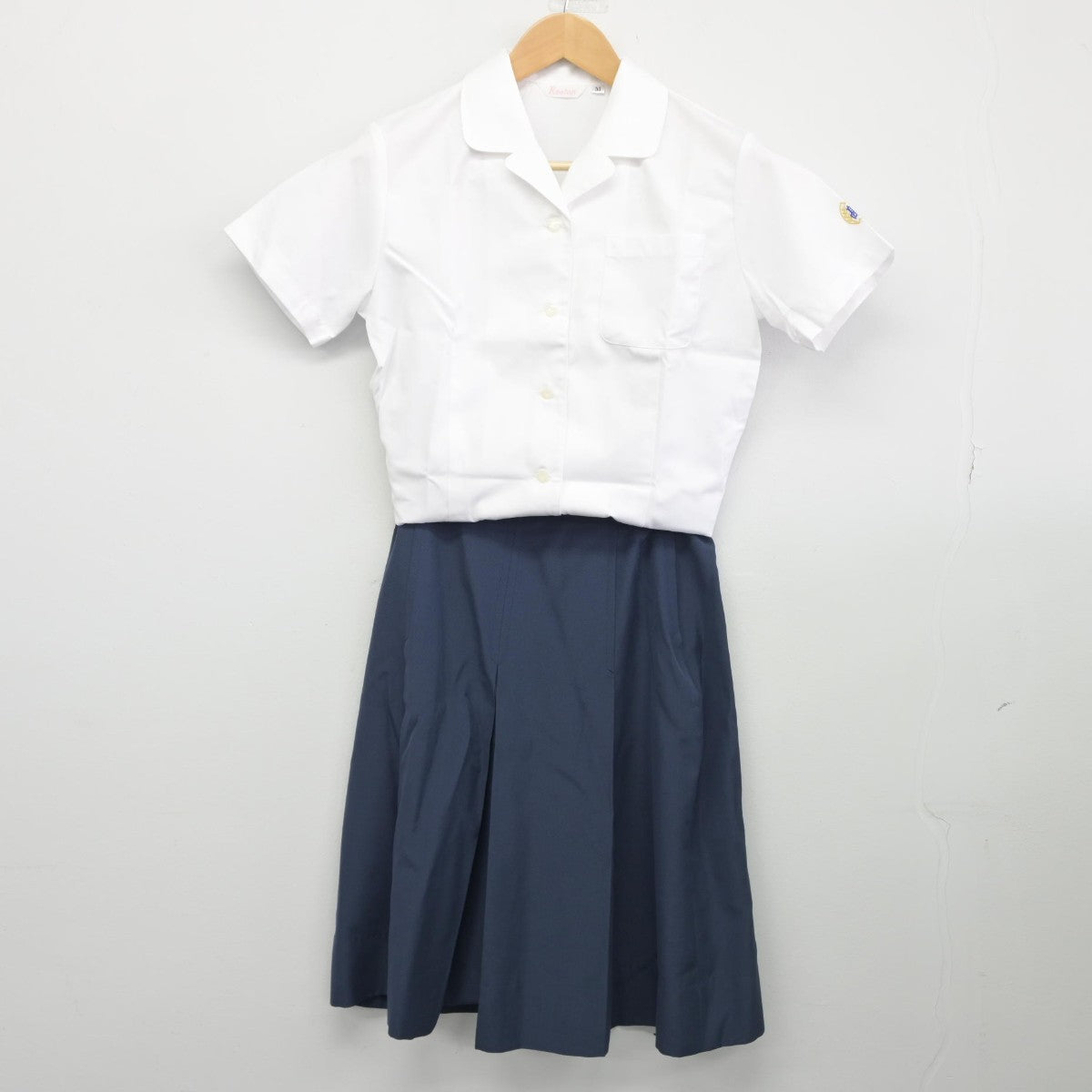 【中古】奈良県 高円高等学校 女子制服 2点（シャツ・スカート）sf033680