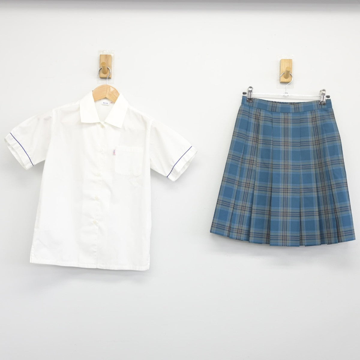 【中古】埼玉県 西武学園文理小学校 女子制服 2点（シャツ・スカート）sf033756