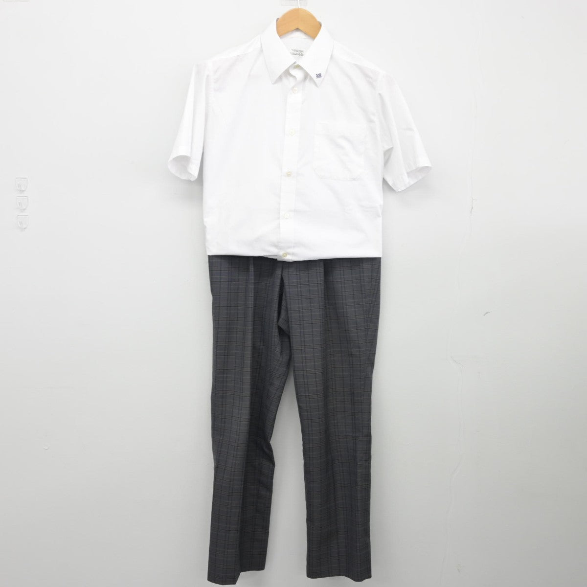 【中古】新潟県 新潟向陽高等学校 男子制服 2点（シャツ・ズボン）sf033763