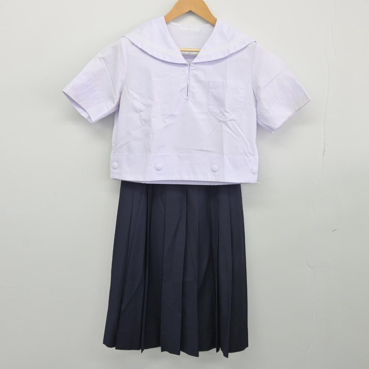 【中古】大阪府 樟蔭高等学校 女子制服 2点（セーラー服・スカート）sf033766