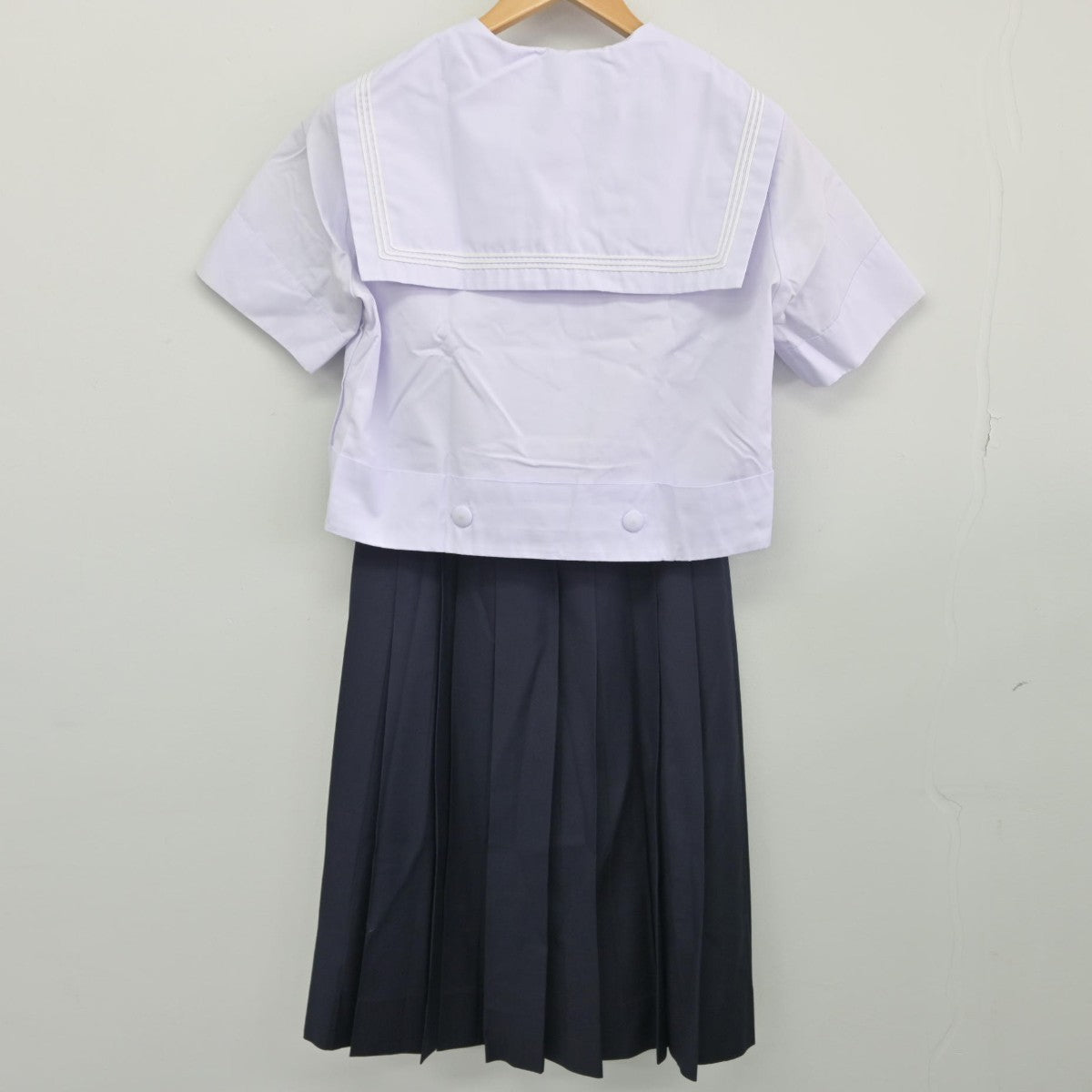 【中古】大阪府 樟蔭高等学校 女子制服 2点（セーラー服・スカート）sf033766