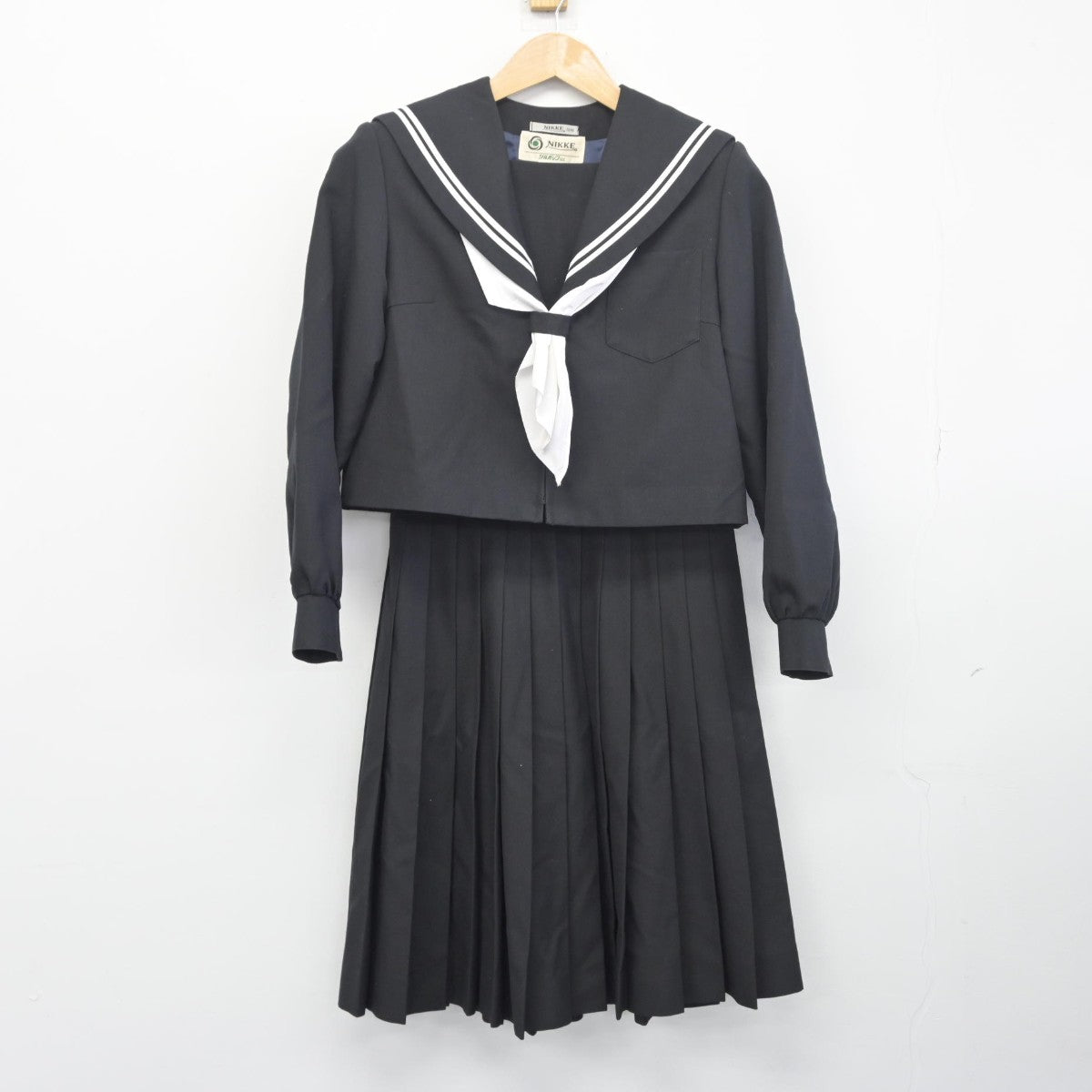 【中古】三重県 四日市市立三滝中学校 女子制服 4点（セーラー服・スカート・スカート）sf033780