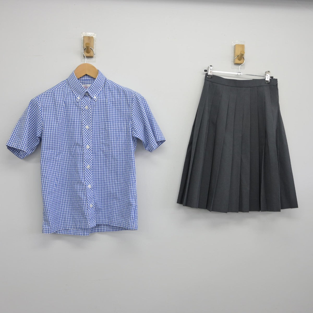 【中古】兵庫県 須磨翔風高等学校 女子制服 2点（シャツ・スカート）sf033785