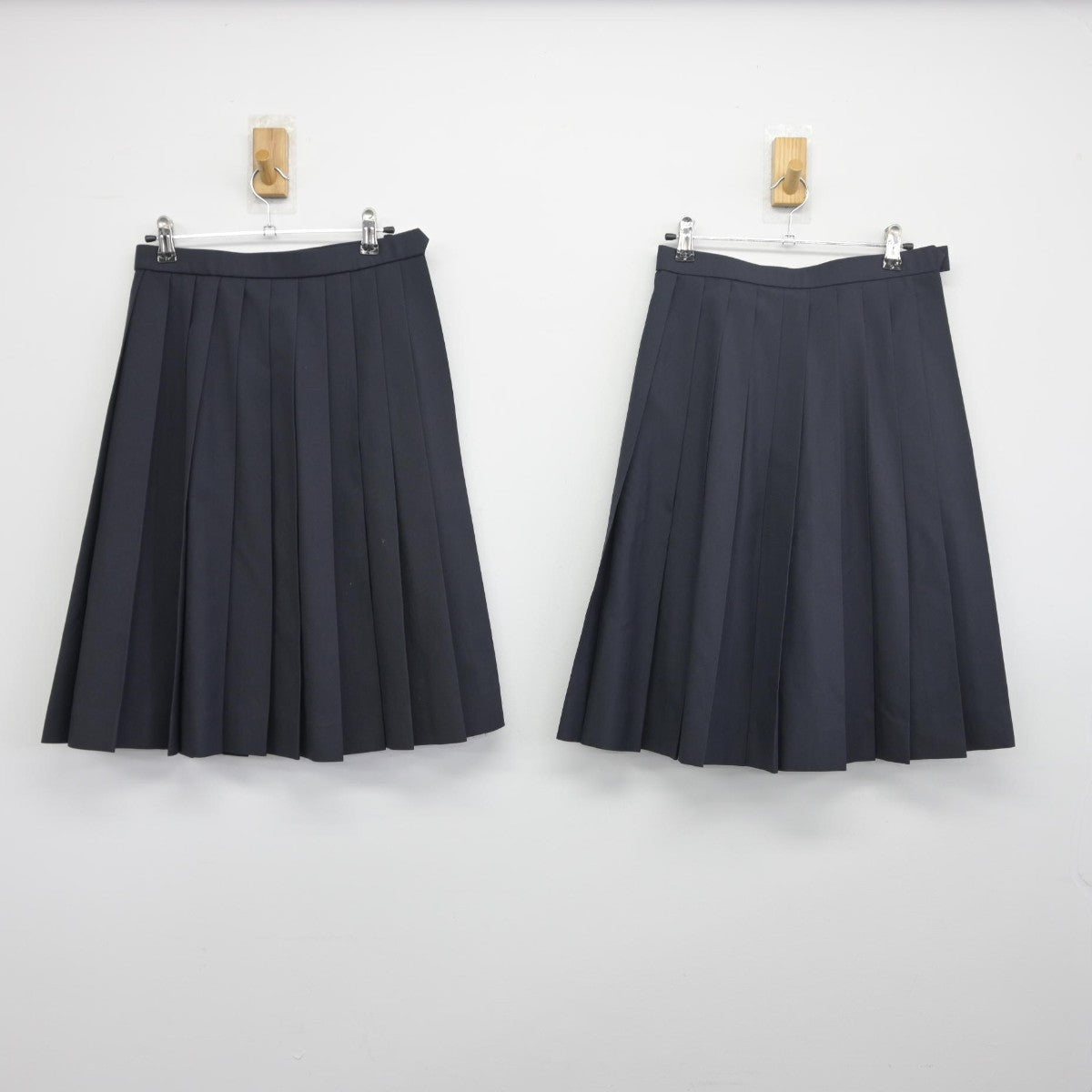 【中古】静岡県 富士市立吉原第一中学校 女子制服 2点（スカート）sf033791